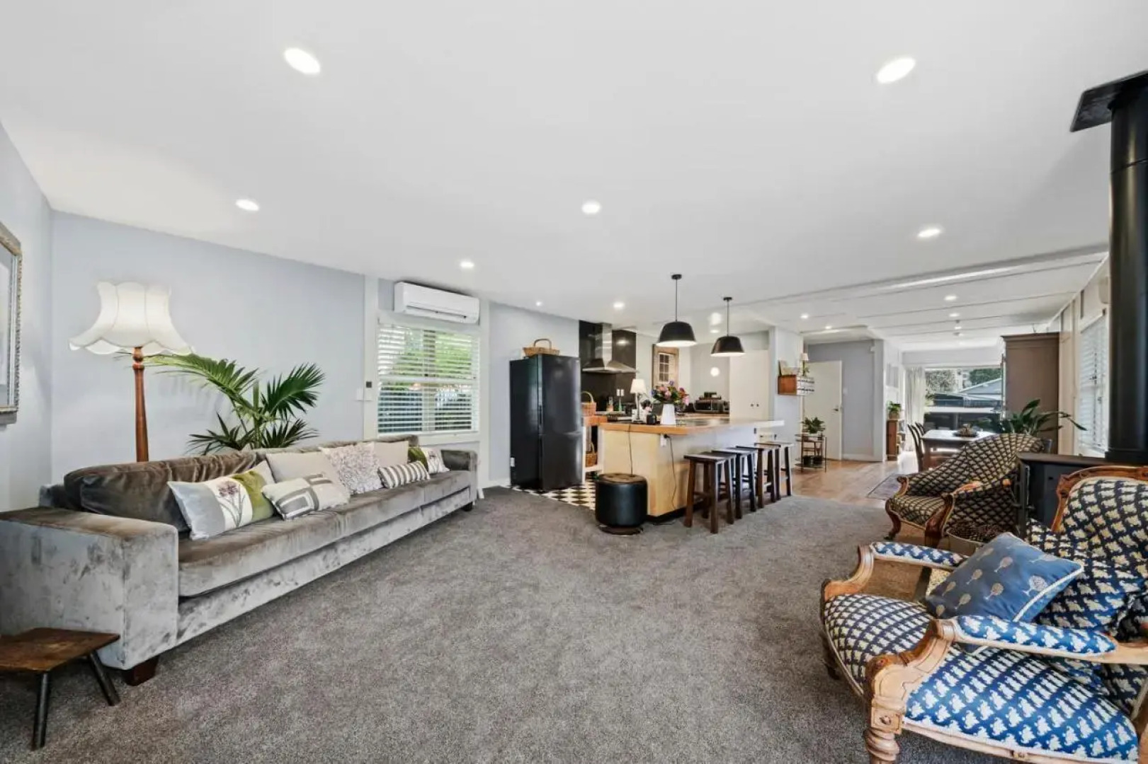 The Long House - Waikanae Holiday Home