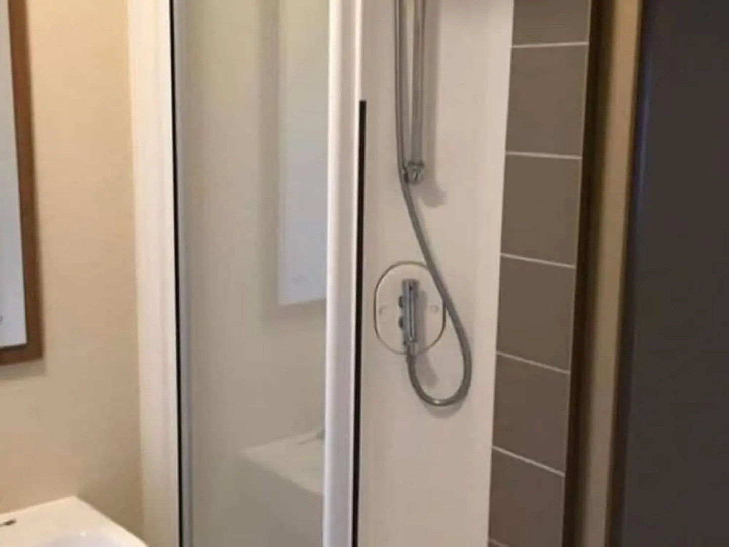 Spacious Holiday Home in Hastings Near Sea