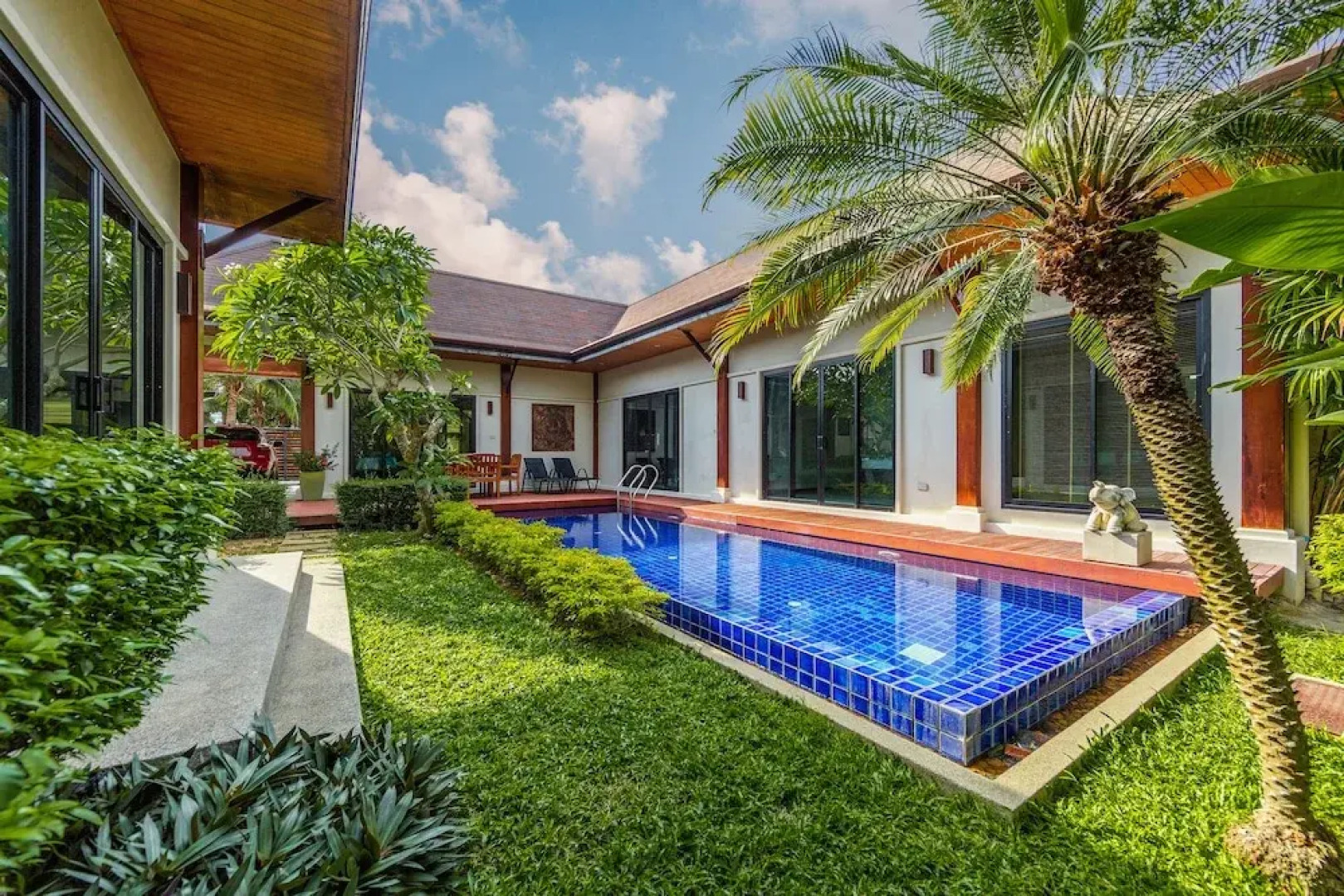 Villa Savu by Tropiclook