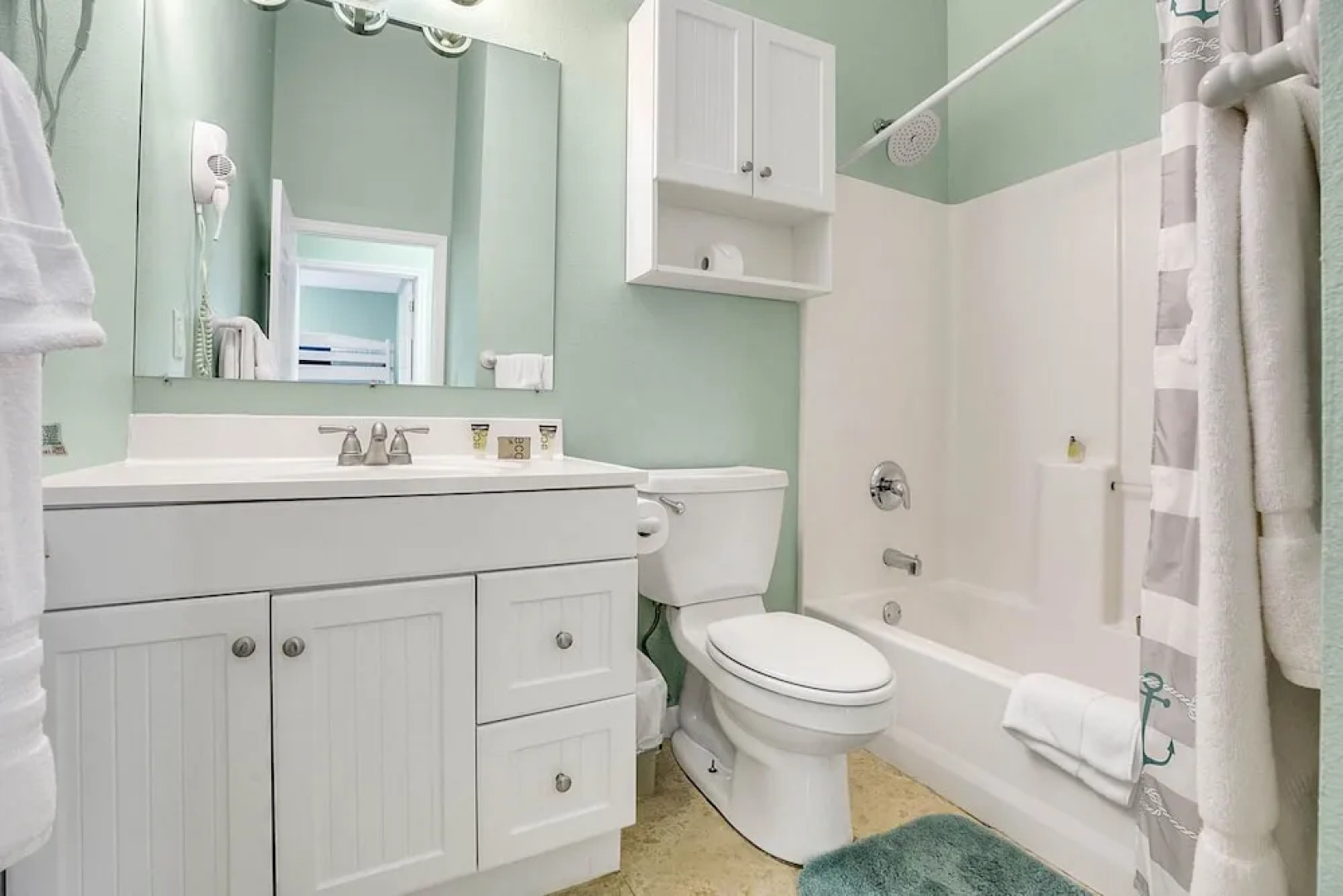 Sleeps 22 in Tarpon Springs - 2 Pools! by RedAwning