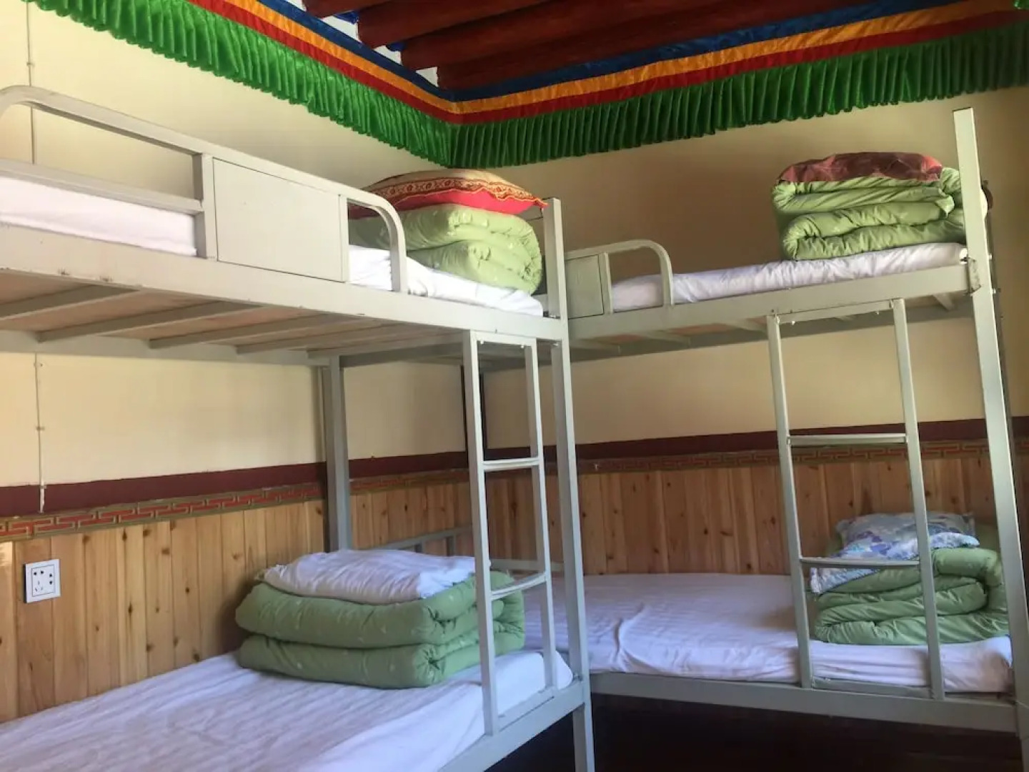 Yangkor Tibetan Homestay - Hostel