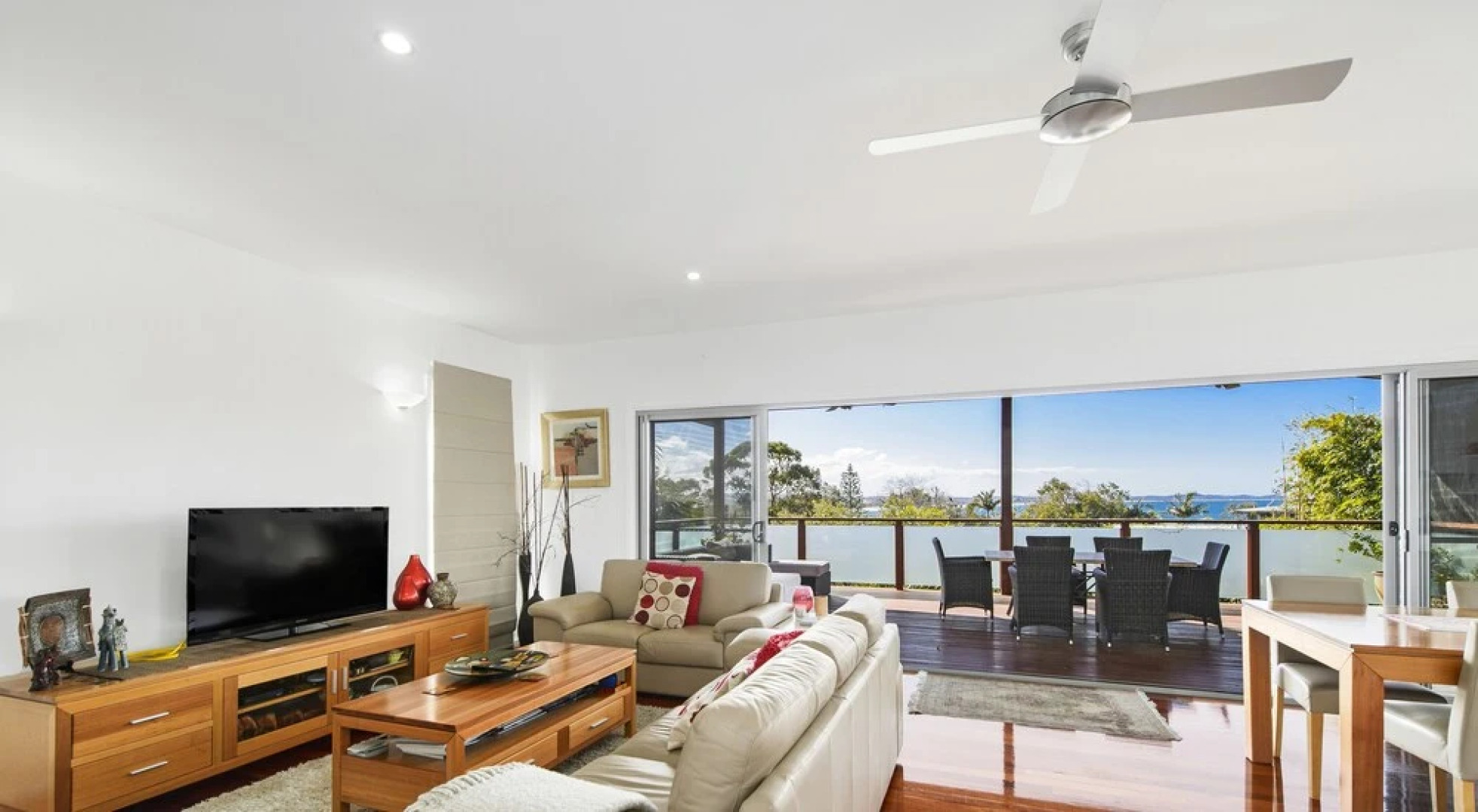 Sunny-Daze - Bonny Hills