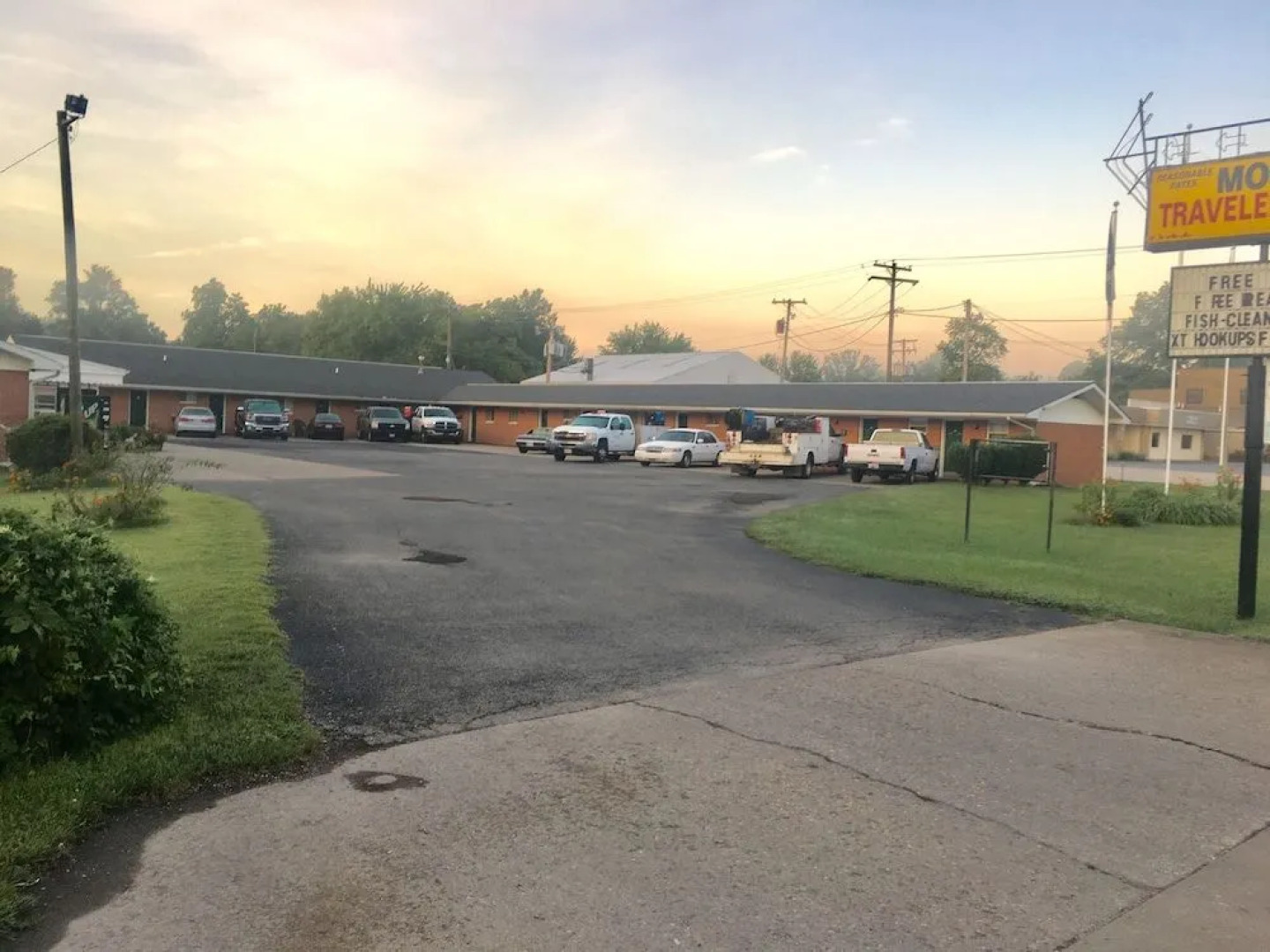 Traveler's Inn Motel