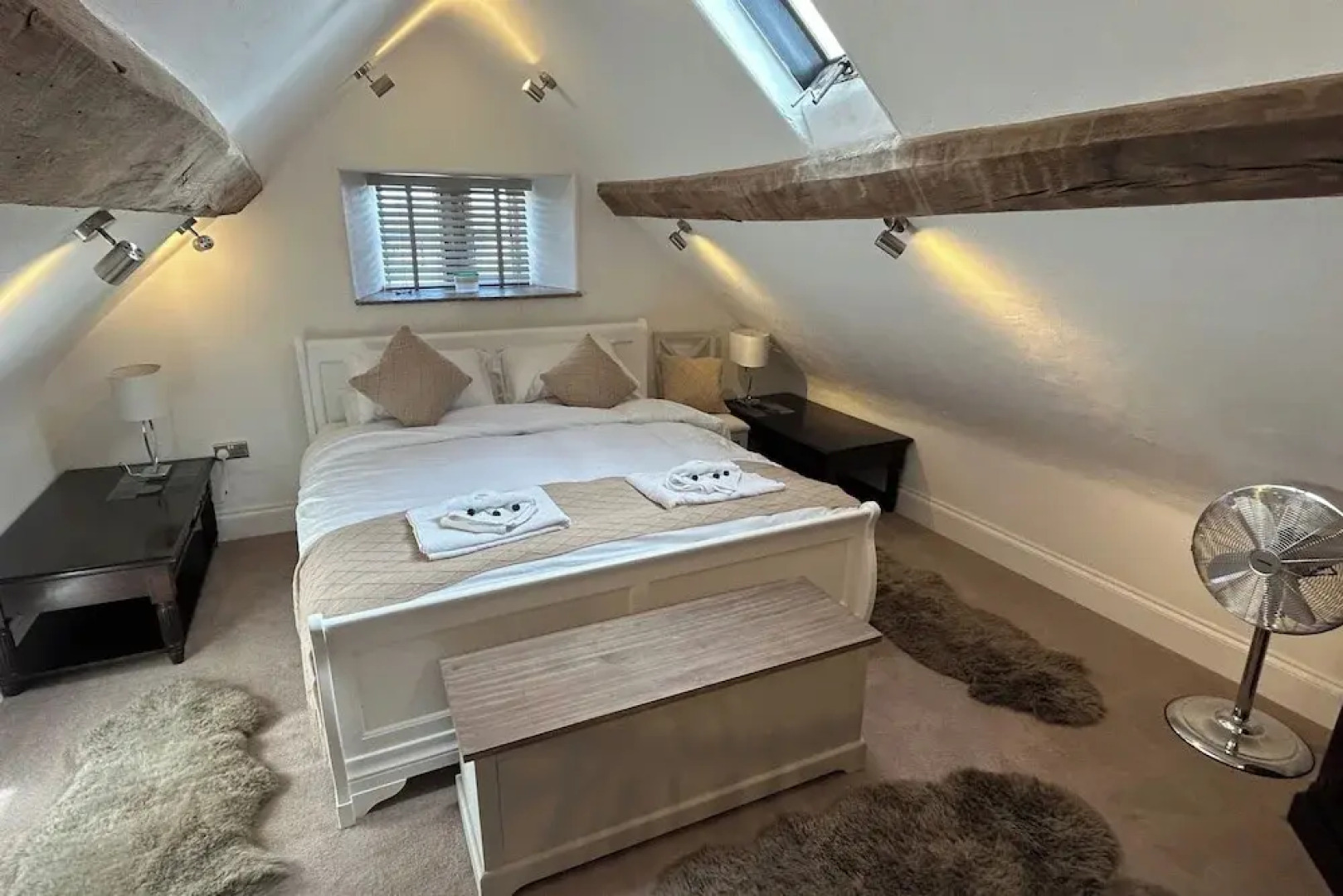 4 Bed Farmhouse Alton Tower Xmas Market Chatsworth