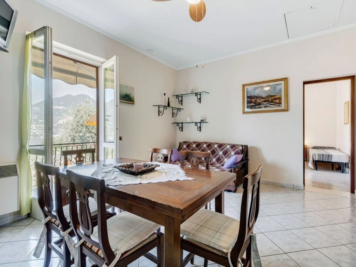 Traditional Apartment in Monte Isola near Lake Beach