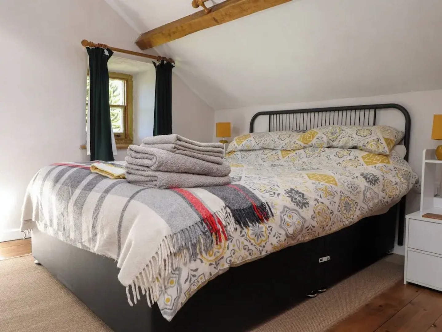 Bwthyn Gwyn Ty'n Y Pant