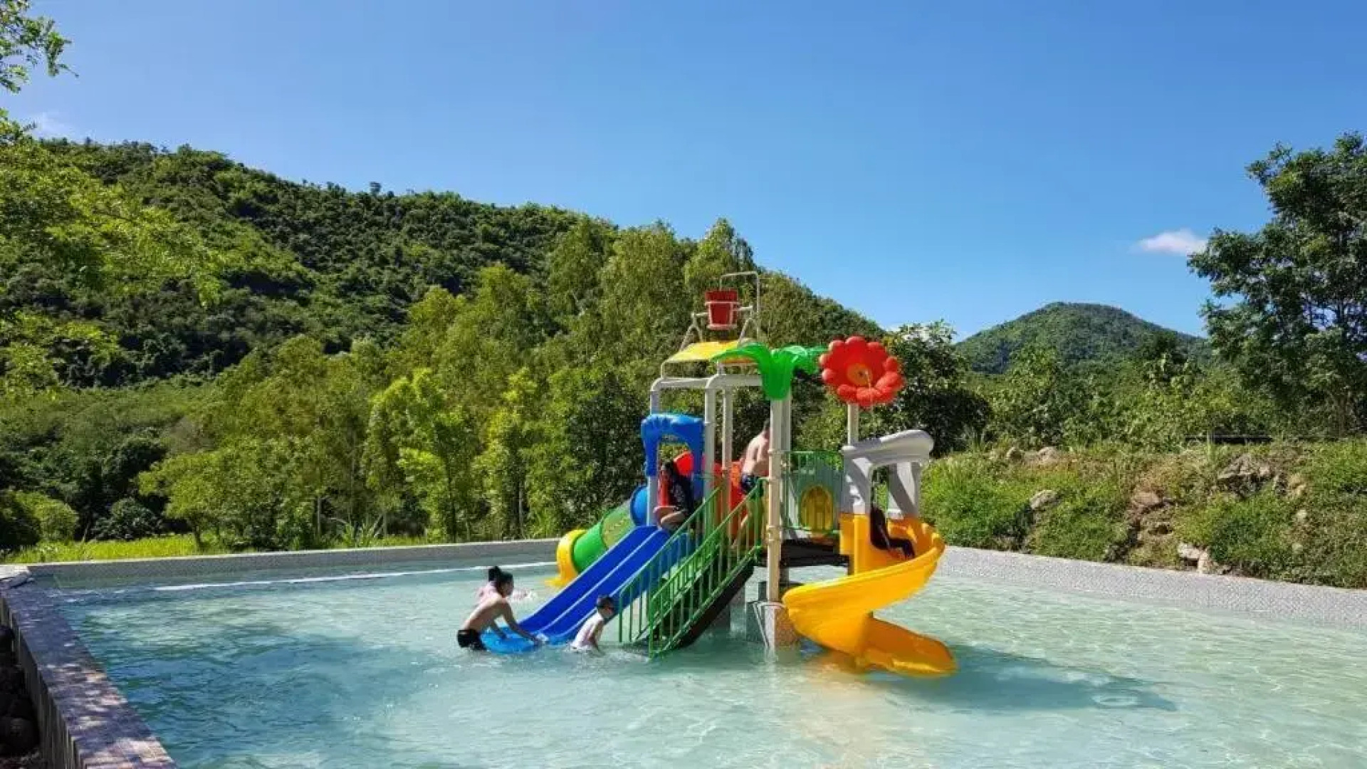 Rak Na Suan Pueng Resort