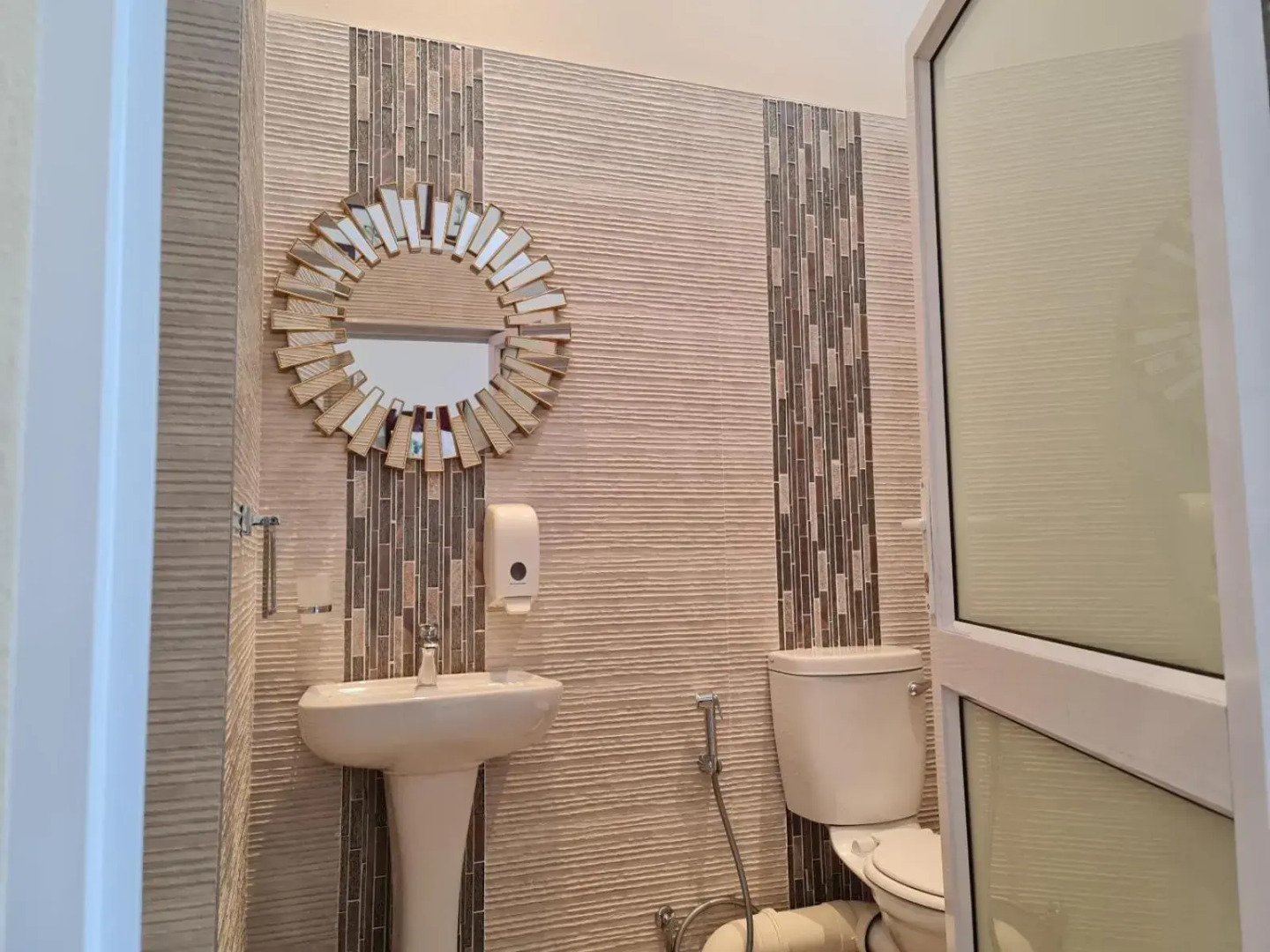 Peaches & Cream Bed & Breakfast