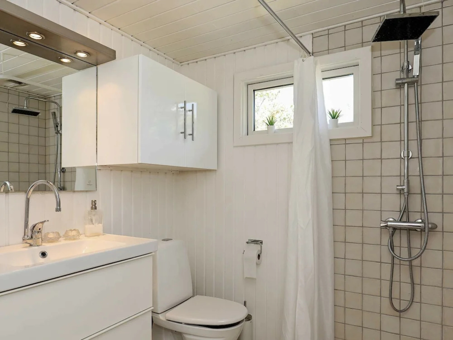 Modern Holiday Home in Hovedstaden With Roofed Terrace