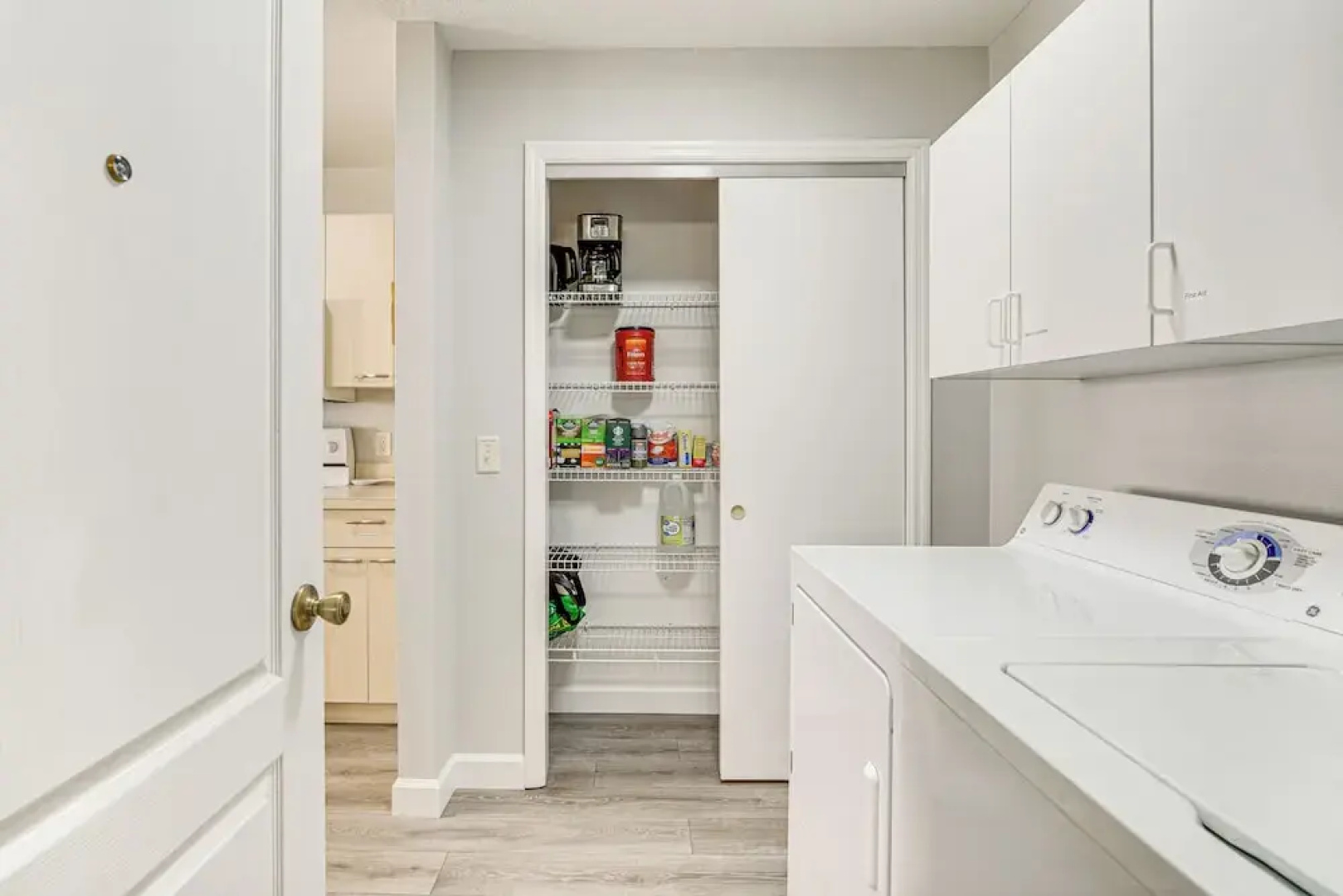 6 Mi to Lake Sumter Landing: Home w/ Perks!