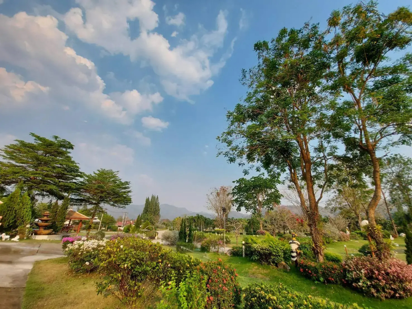 Tanaosri & Creekside Resort