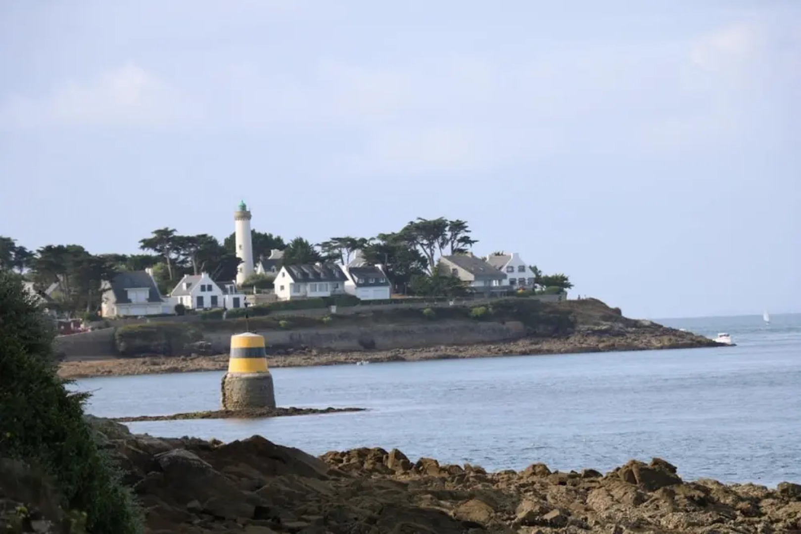 House With 2 Bedrooms in Saint-gildas-de-rhuys, With Enclosed Garden a