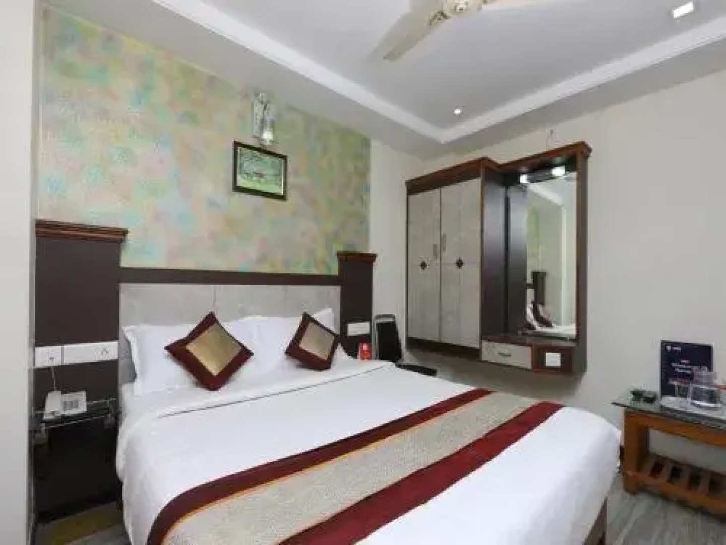OYO 7366 GPR Inn