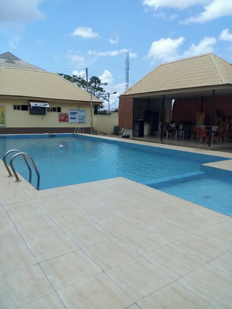 Kim Royal Hotel And Suites