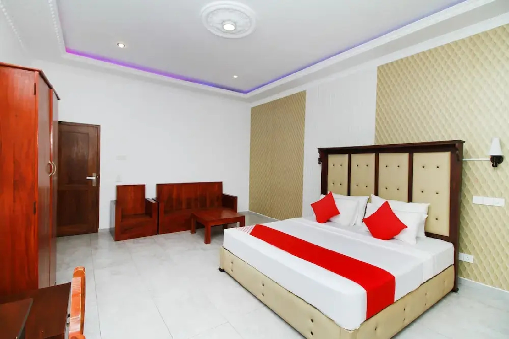 OYO 339 Chandiv Hotel