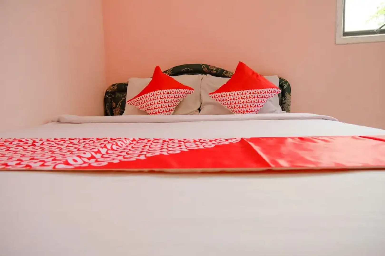 Hotel Istana Family by OYO Rooms