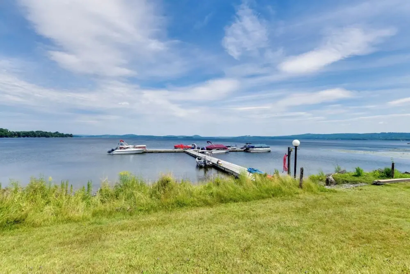 Pool Access: Waterfront Lake Memphremagog Condo!