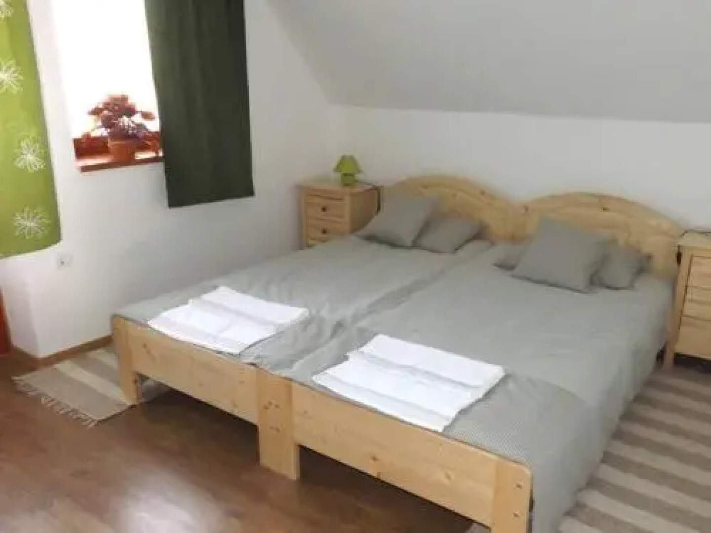 Dinnyelaposi Vendégház