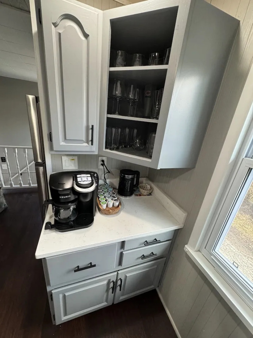 Spacious Retreat Near Convention Centers 4 Bedroom Home by RedAwning