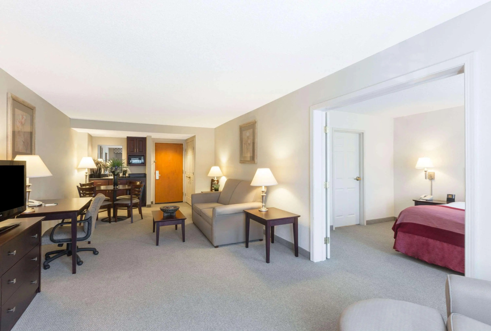 Spark by Hilton Tupelo