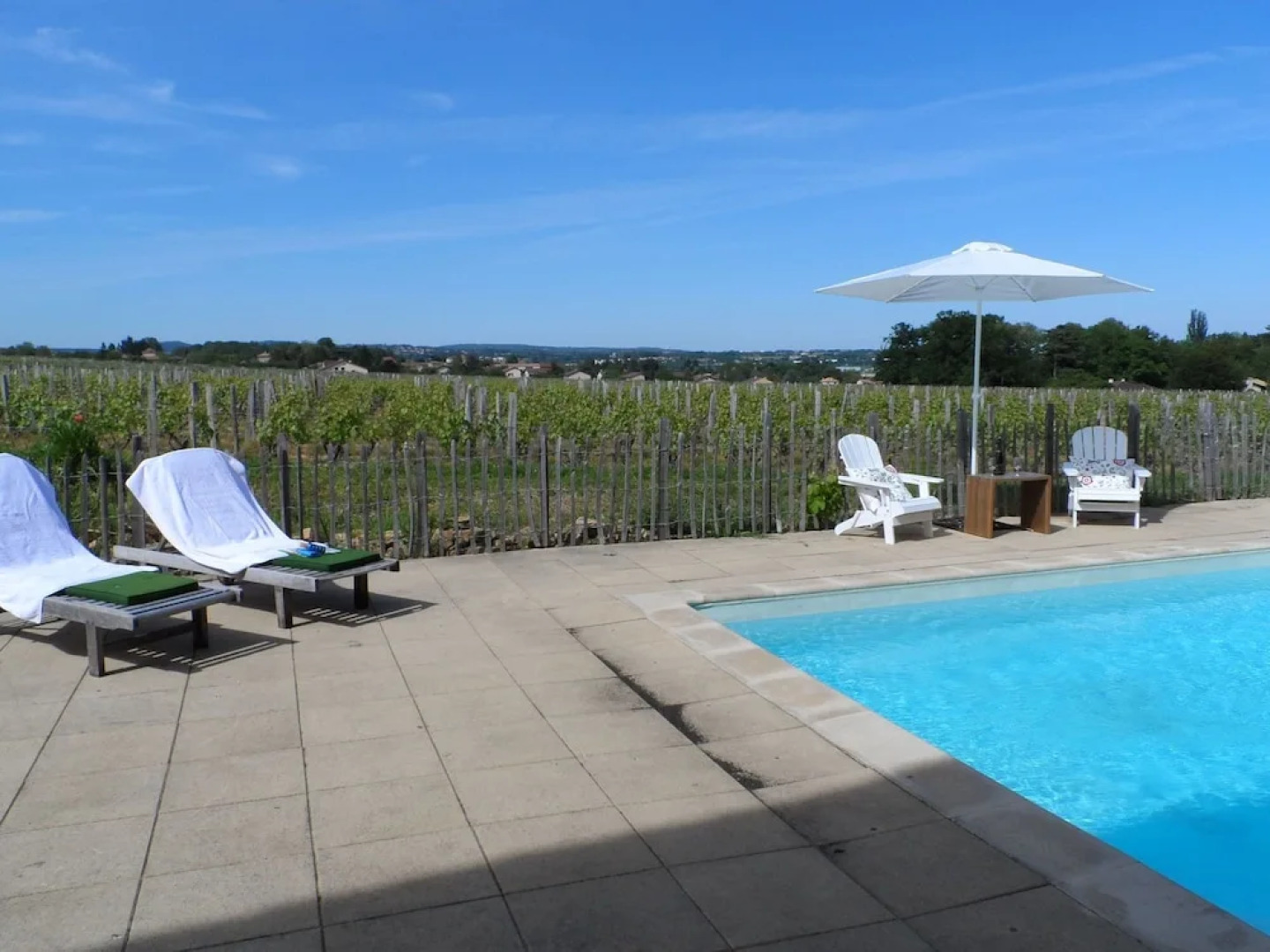 Vintage Farmhouse in Vinzelles with Pool