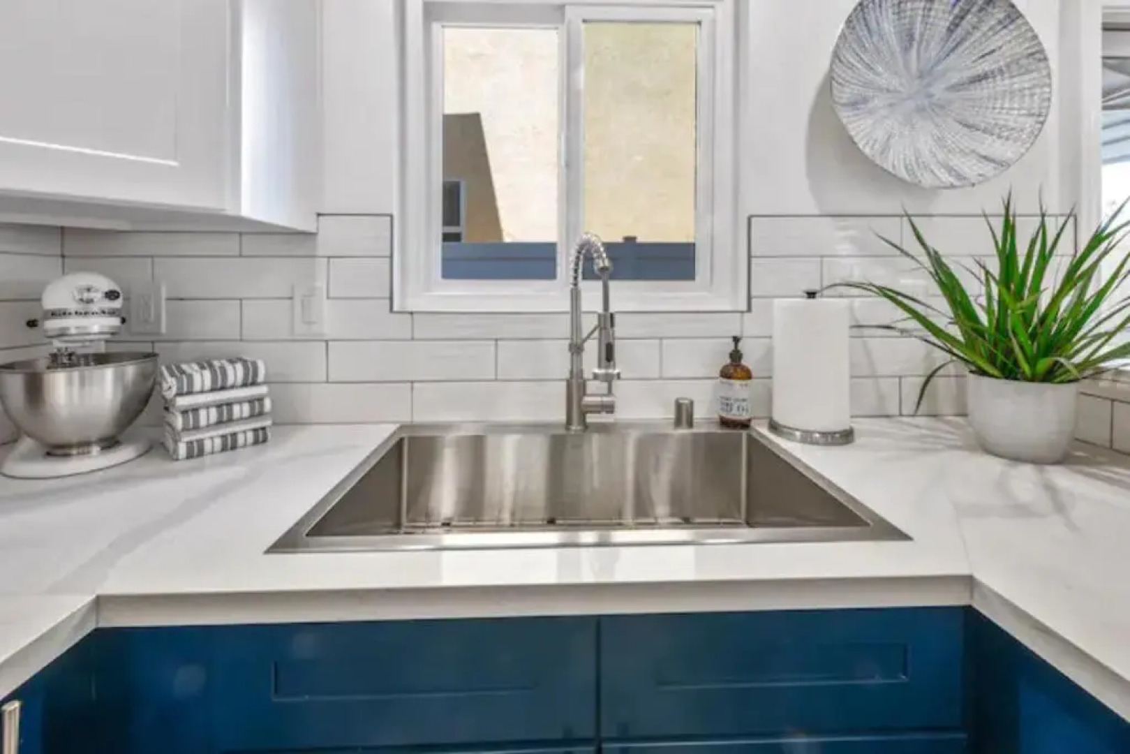 LuxuryTownhome.3Blks2Beach.E-Bikes.75”4kTV