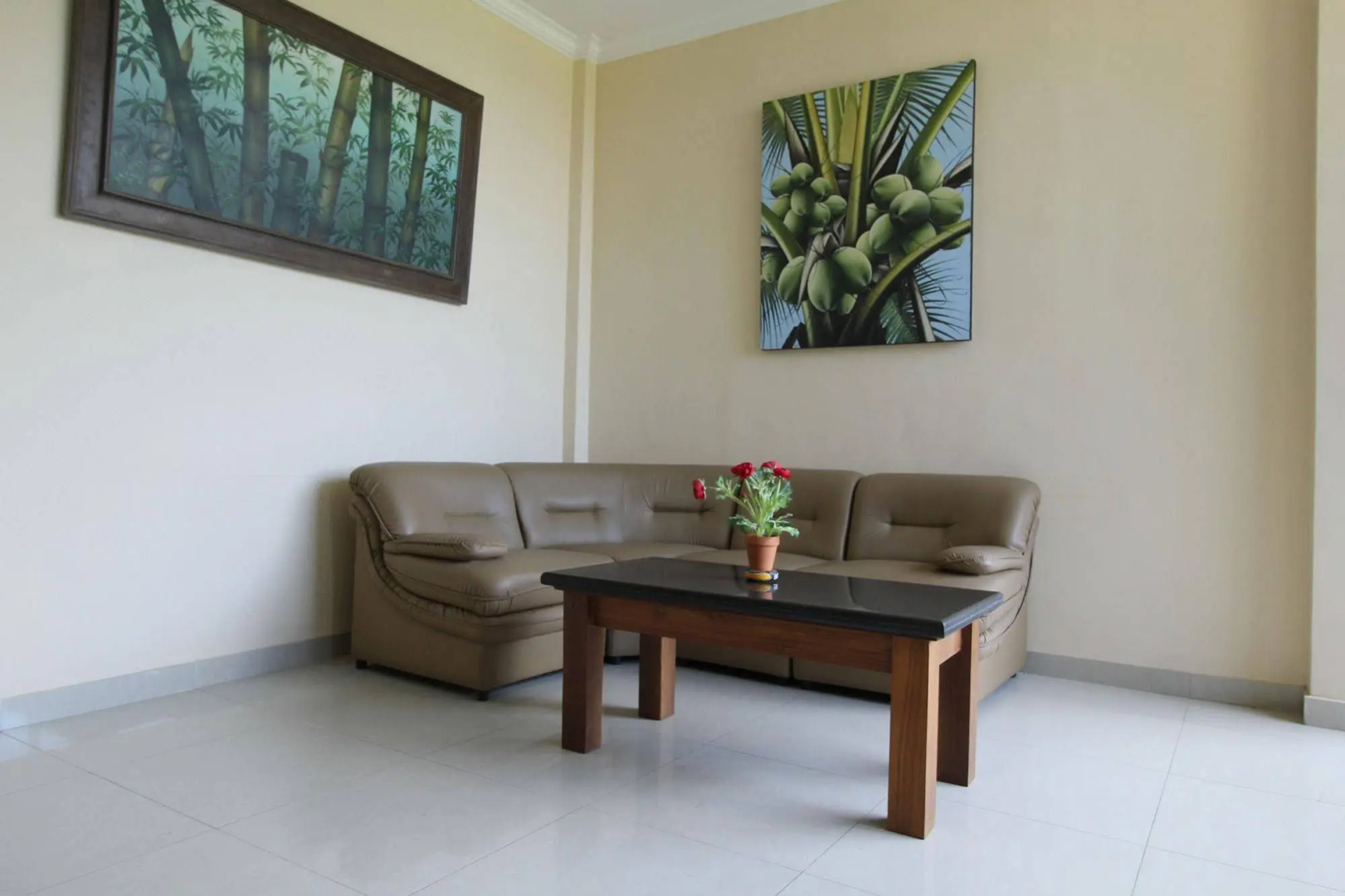 Airy Gianyar Hasanuddin Gang Dugul Sari Bali