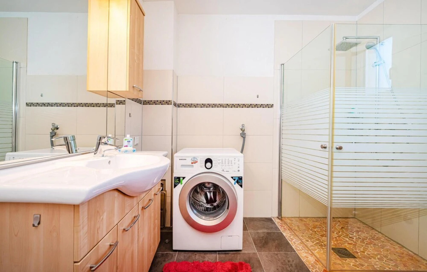 Awesome Apartment in Karin Gornji With Wifi and 2 Bedrooms