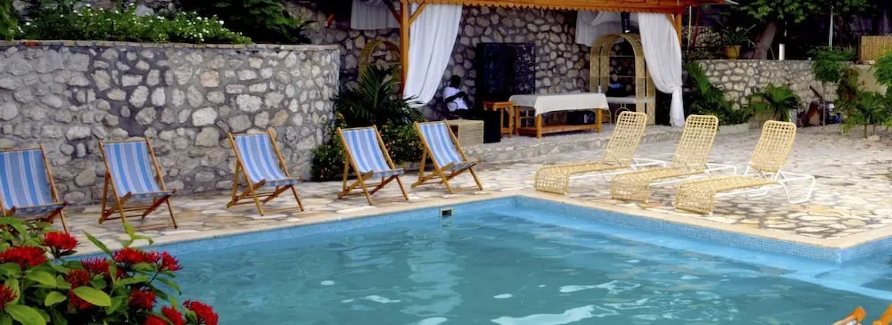 Ouanga Bay Beach Hotel