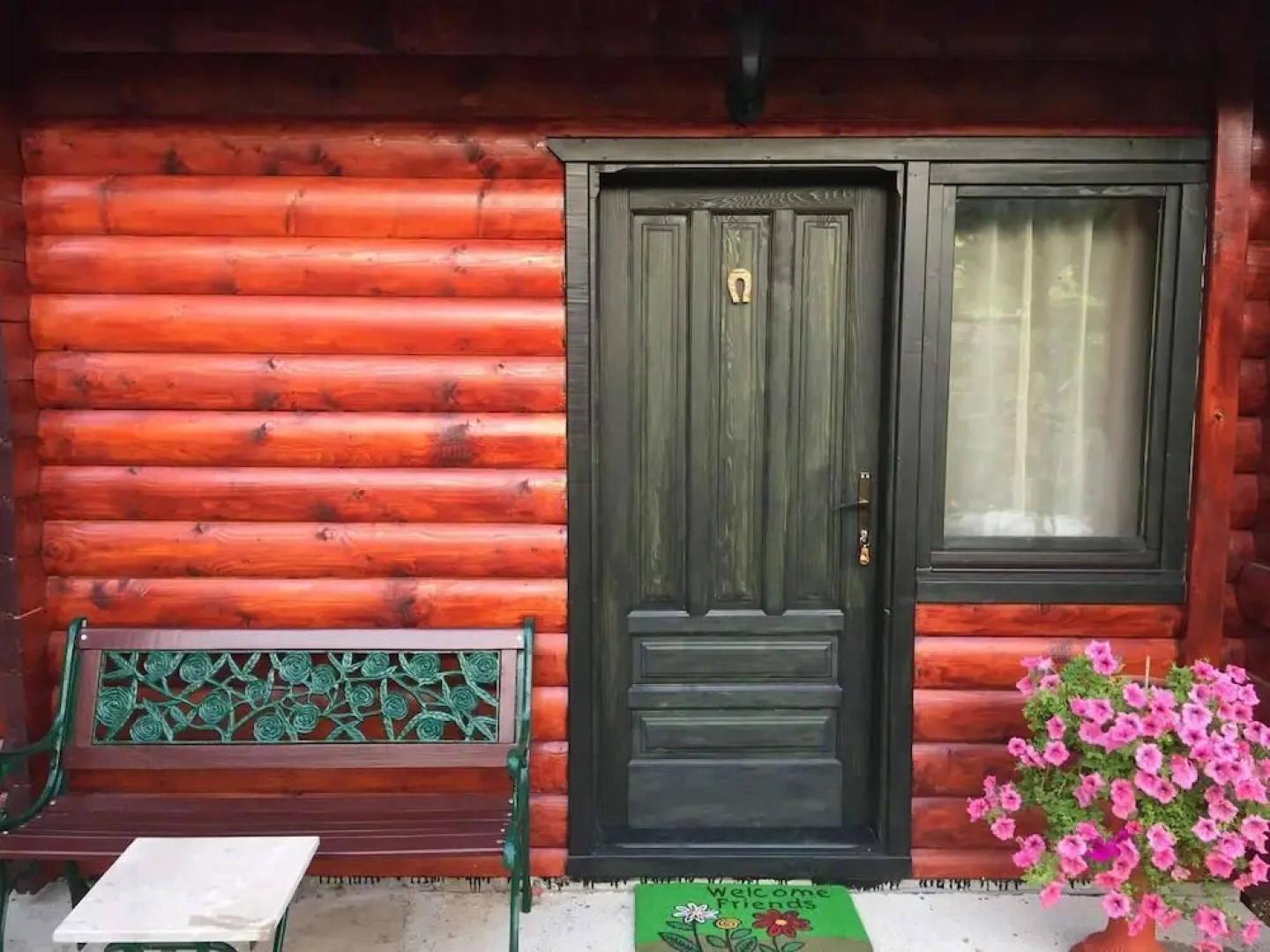 Holiday Homes & Bungalows Povija