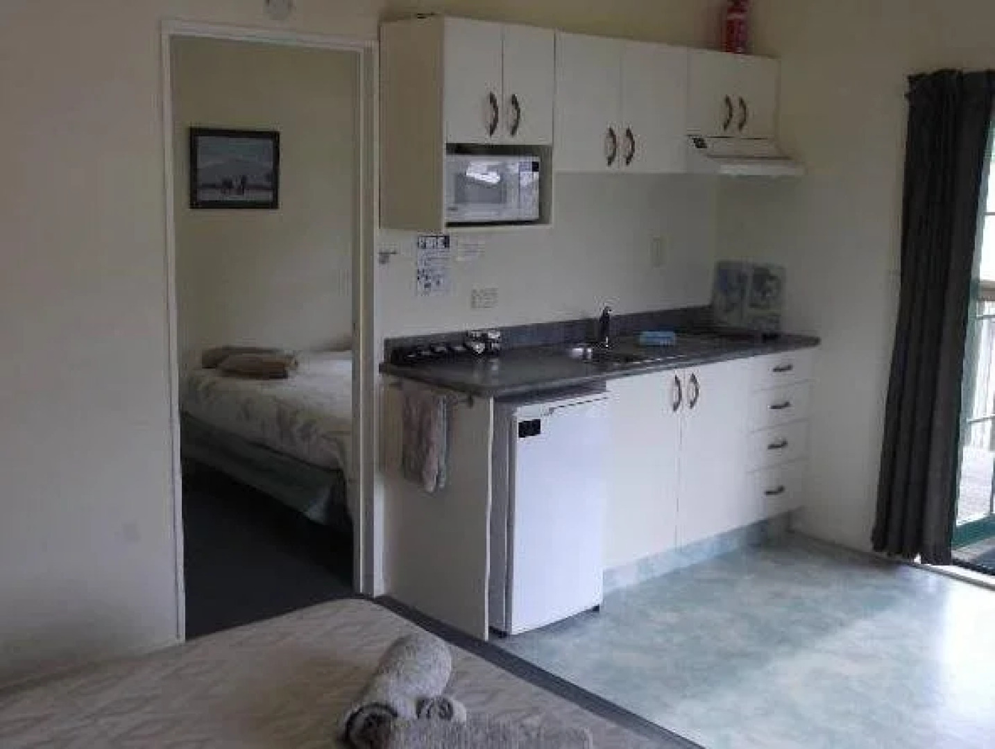 Beach Motel and Cabins