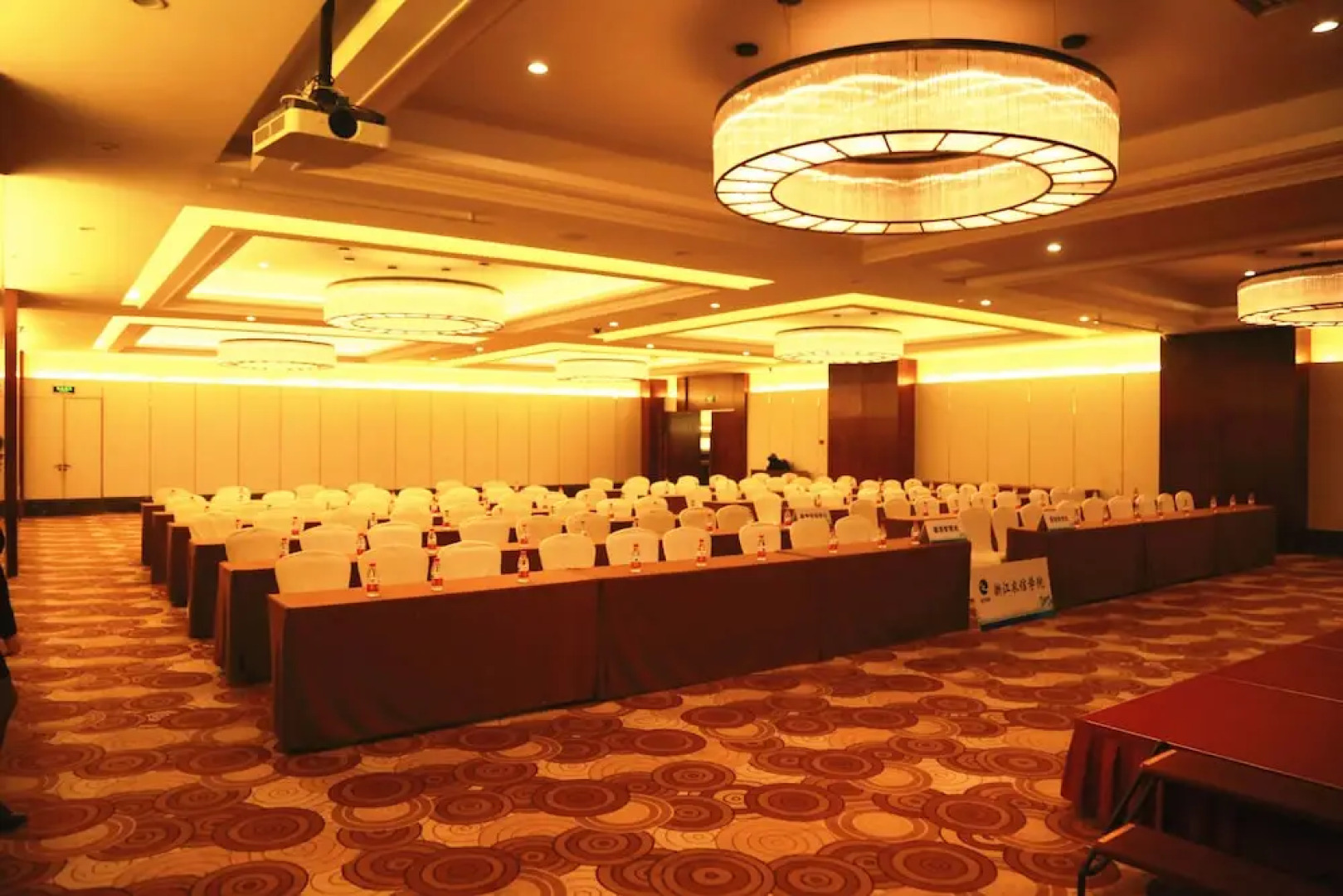 New Yallan Hotel Deqing