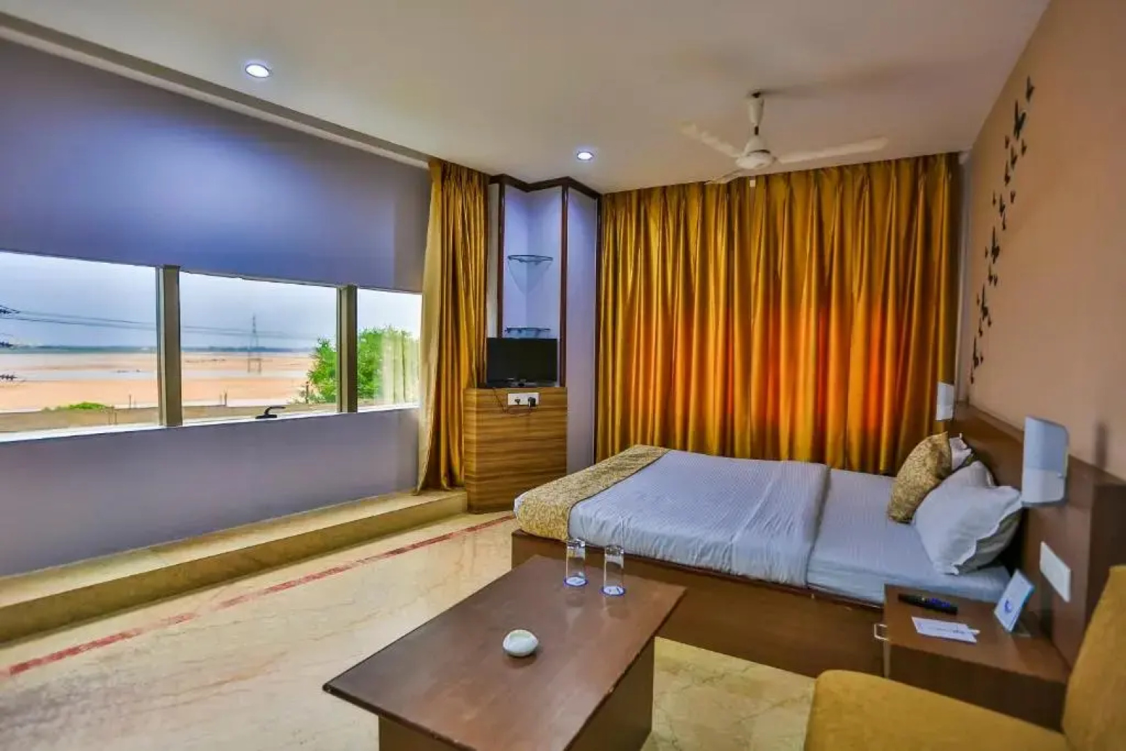 OYO 9265 Blue Lagoon Premium Hotel