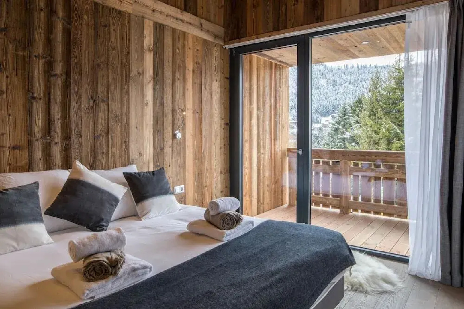 Chalet Le Rouge Morzine - By EMERALD