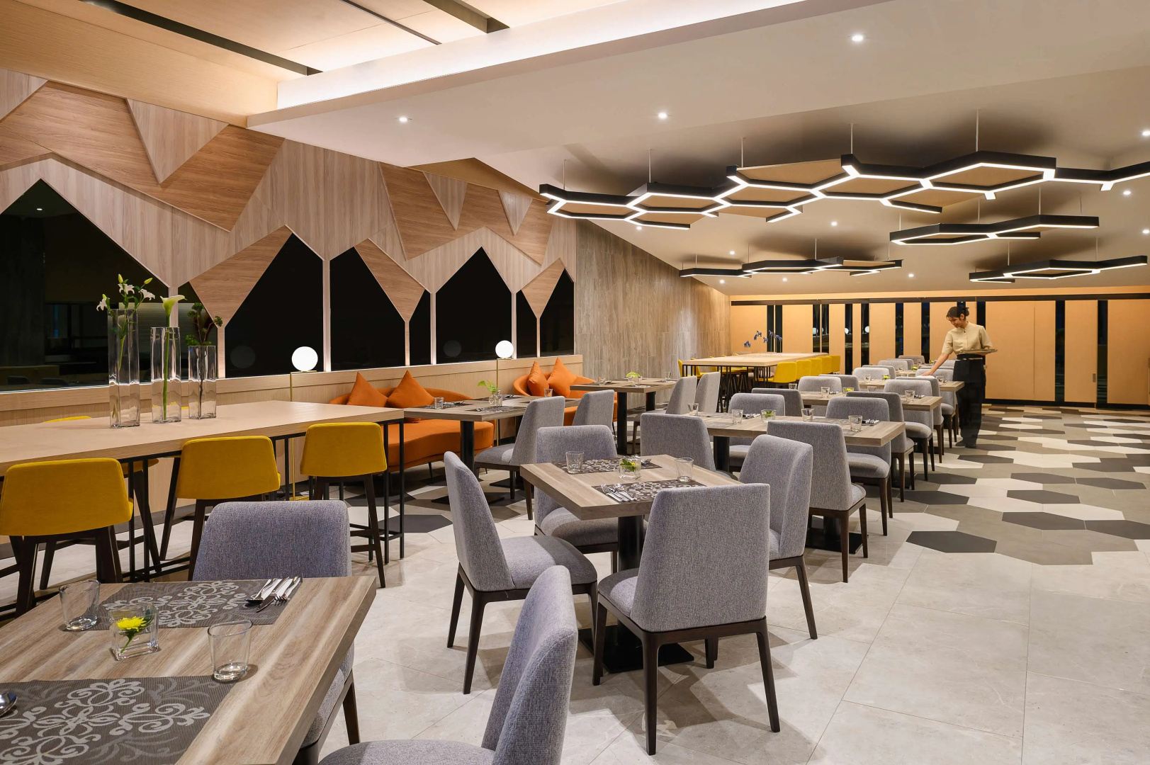 Отель PARKROYAL Suites Bangkok
