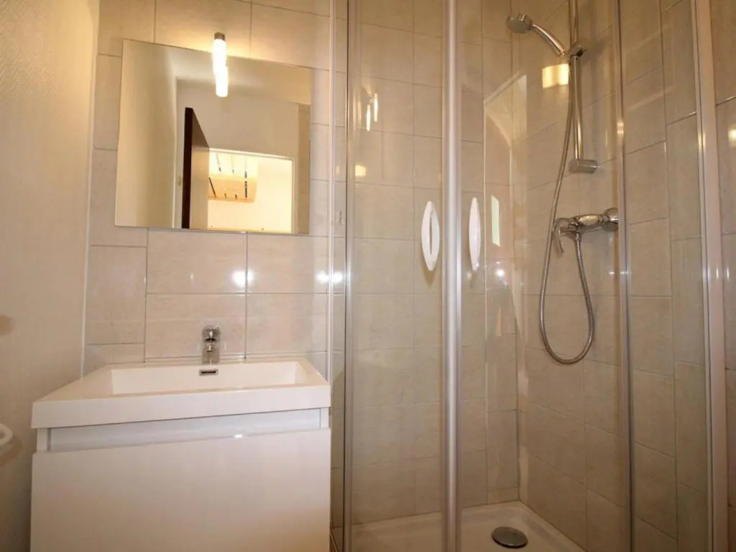 Appartement Auris, 1 pièce, 3 personnes - FR-1-297-74