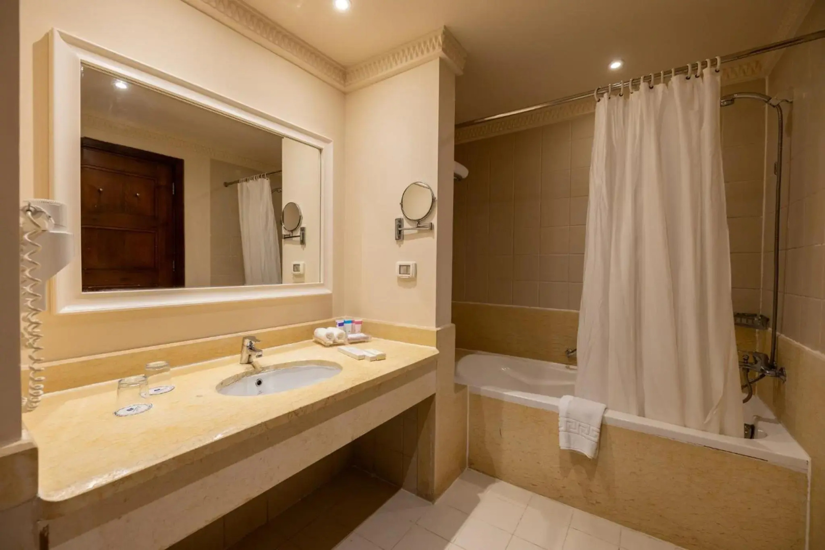 Continental Plaza Beach Resort (Ex. Inter Plaza Beach)