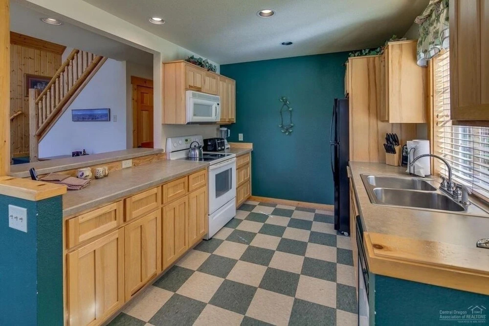 Forest Ridge 2 Bedroom Home by RedAwning