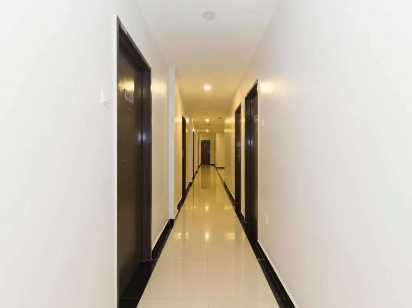 B&L Hotel by Oyo Rooms