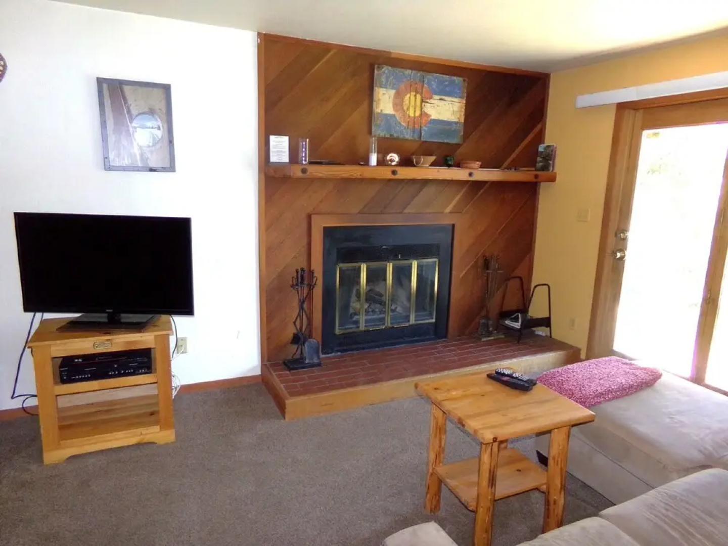 Snowscape 2 bed 2 bath 2 Br condo by RedAwning