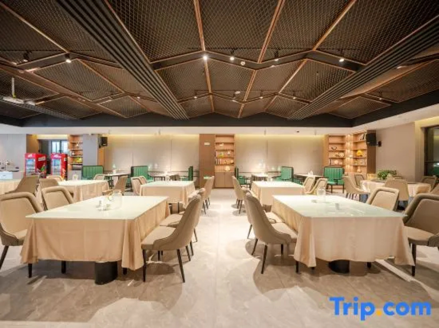 Holiday Inn Ale Thai Fan