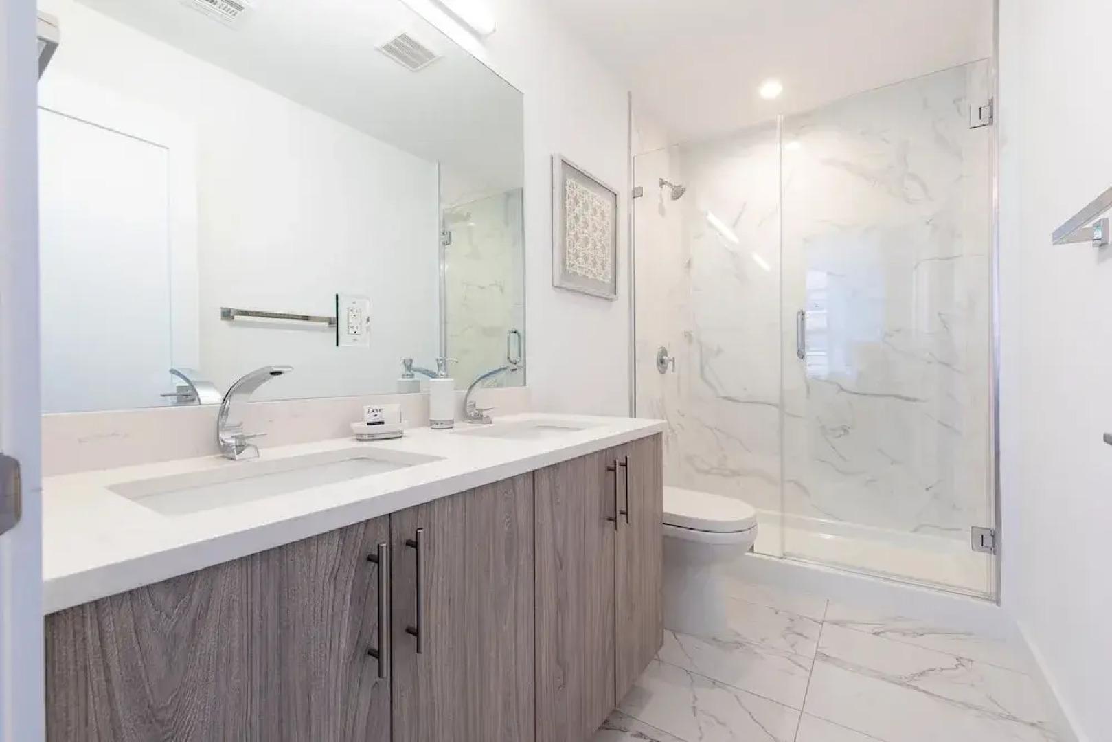 Lavish 3BR Retreat w Private Rooftop Deck Near NYC