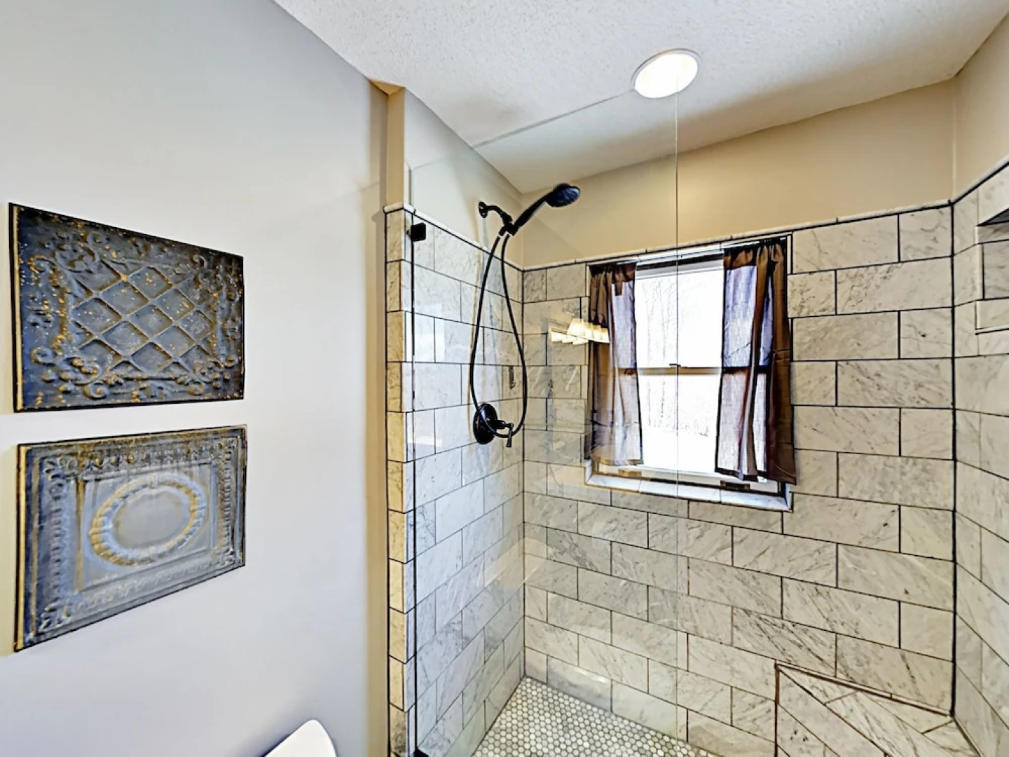 Mountaintop - 4 Br Home