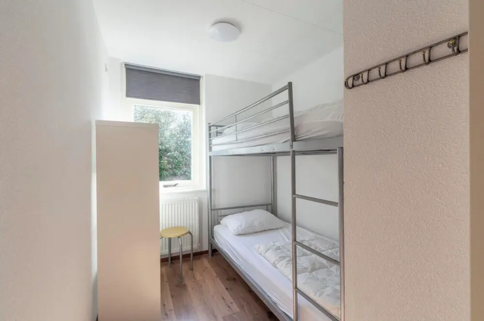 Bungalow With Sauna and Pool in Quiet Location