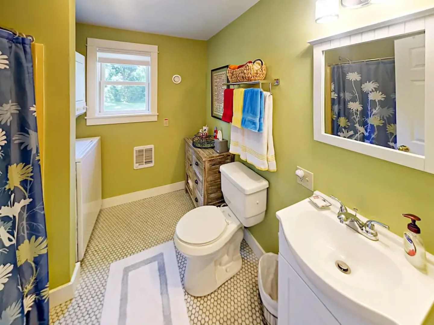 24 Meadow Point Rd Cottage 3 Bedrooms 2.5 Bathrooms Cottage