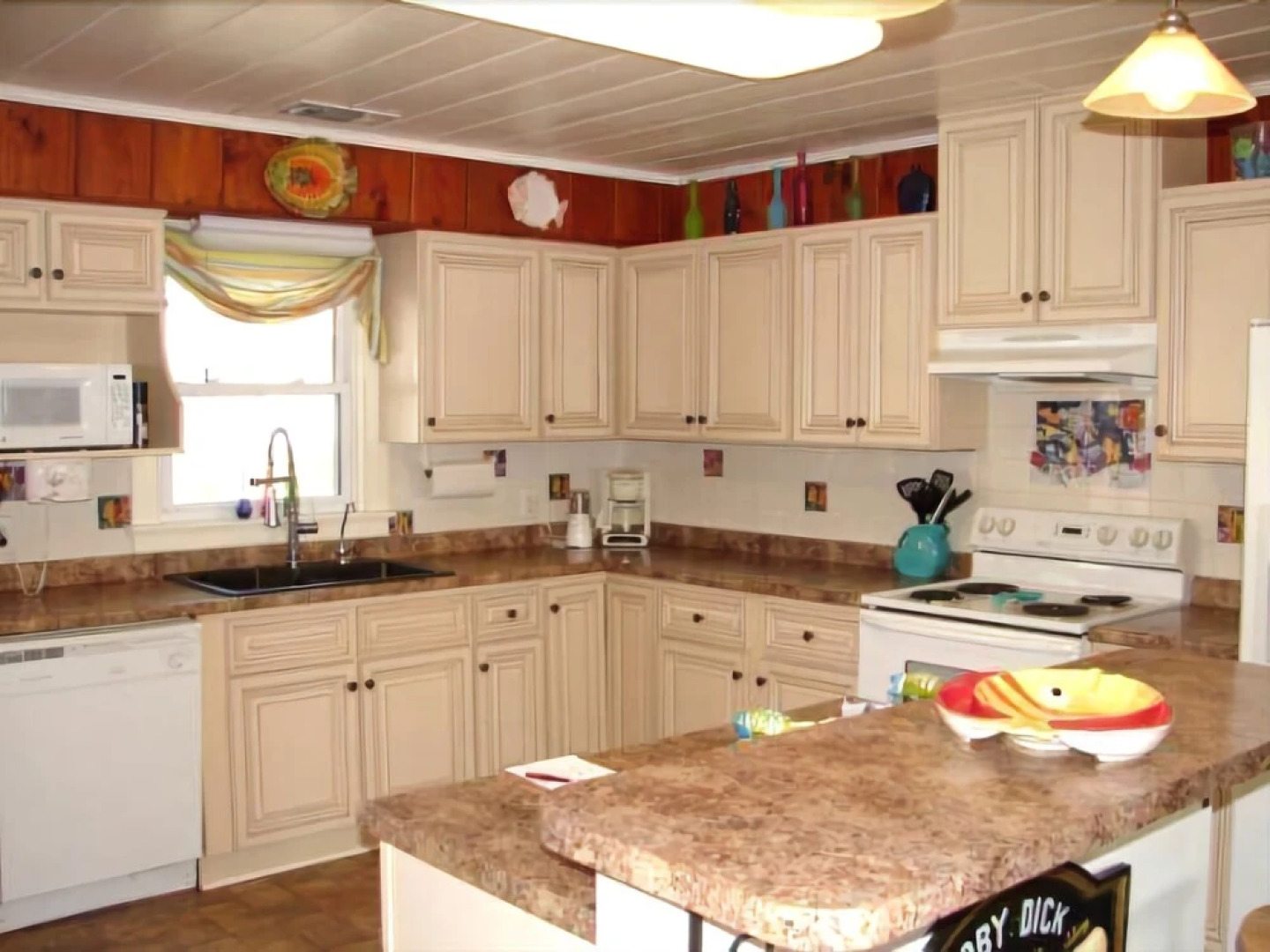 Conch Out - 4 Br home by RedAwning