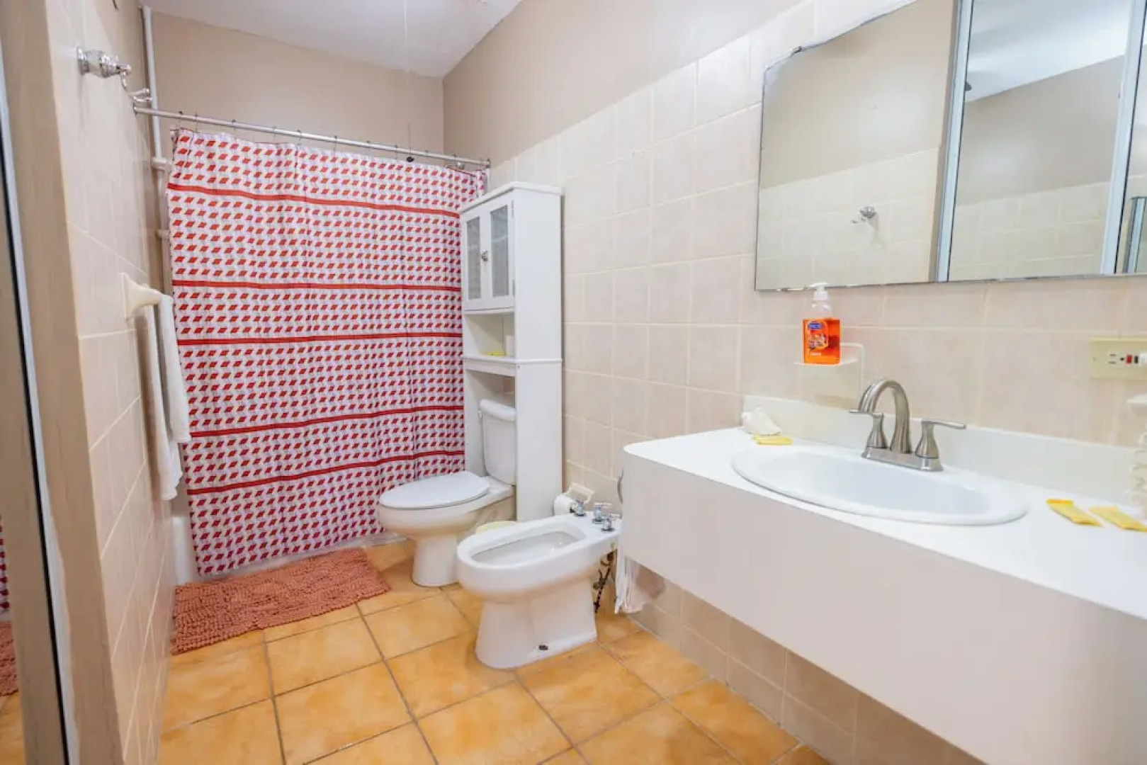 Beach condo with Pool and Ocean View