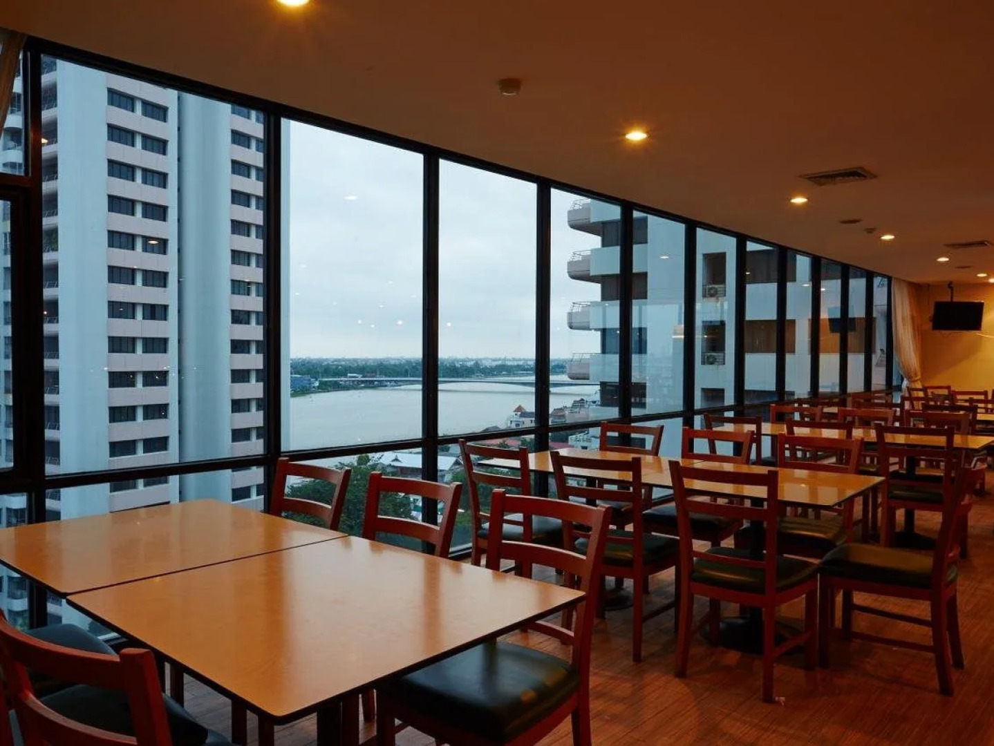 Riverine Place Hotel and Residence