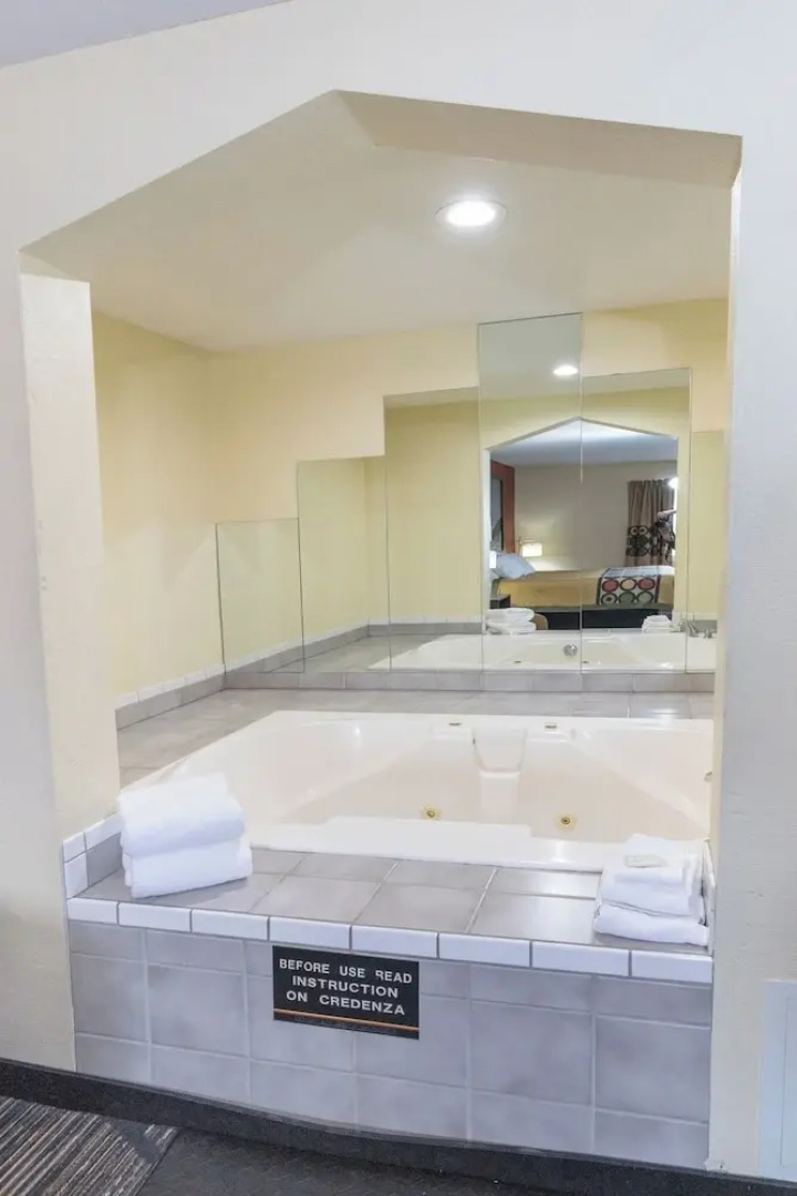 Super 8 Big Rapids MI