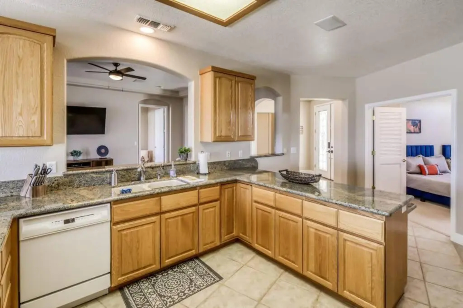360 Lake Havasu Views with Pool & BBQ!